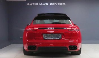 
										2019 Porsche Panamera GTS Sport Turismo full									