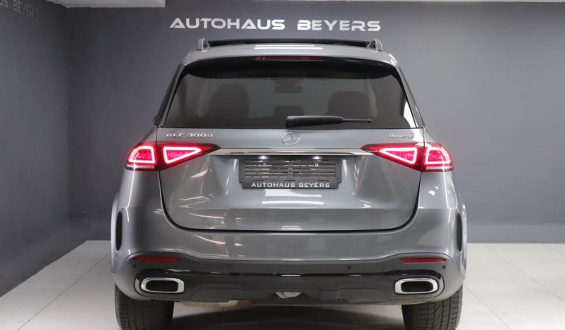 
								2022 Mercedes-Benz GLE GLE300d 4Matic AMG Line full									