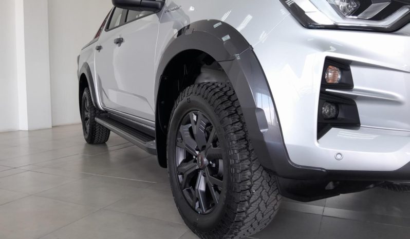 
								2024 Isuzu D-Max 3.0TD Double Cab V-Cross full									