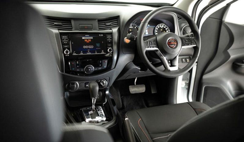 
								2024 Nissan Navara 2.5DDTi Double Cab PRO-4X 4×4 full									